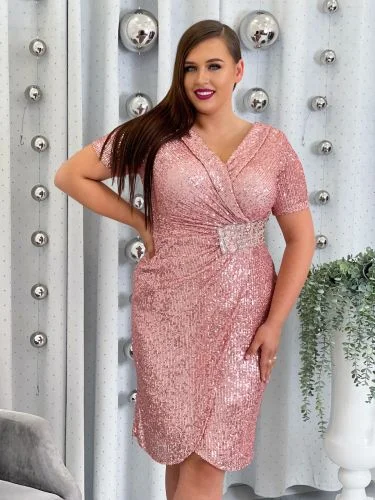 Birthday Outfit for Plus Size Women 4