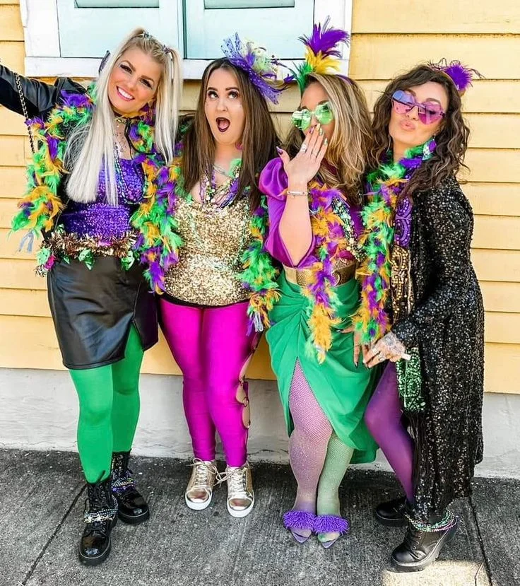 24 Best Mardi Gras Outfits 2025: What to Wear in Mardi Gras for Women