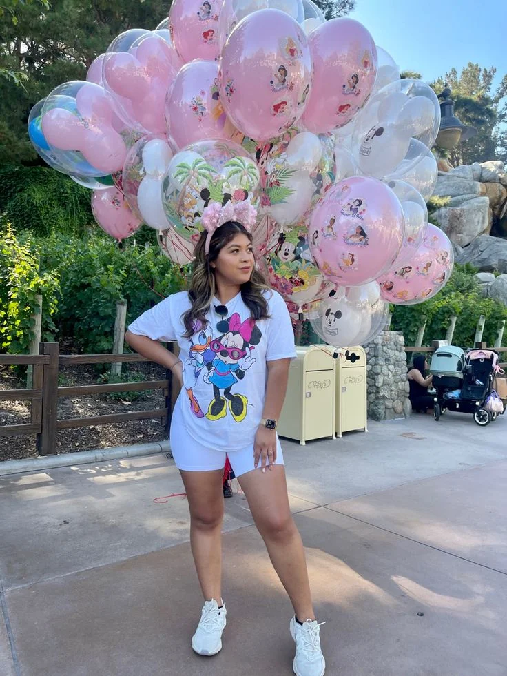 25 Cute Disneyland Outfits for Teen Girls: Stylish and Comfortable Looks in 2025